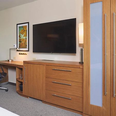 Hyatt Place Toronto/Mississauga Centre Экстерьер фото