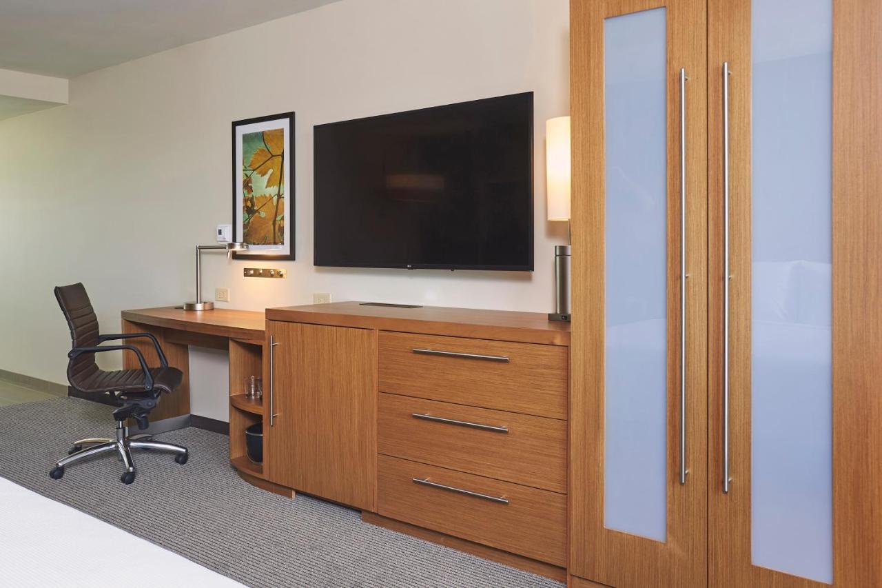 Hyatt Place Toronto/Mississauga Centre Экстерьер фото