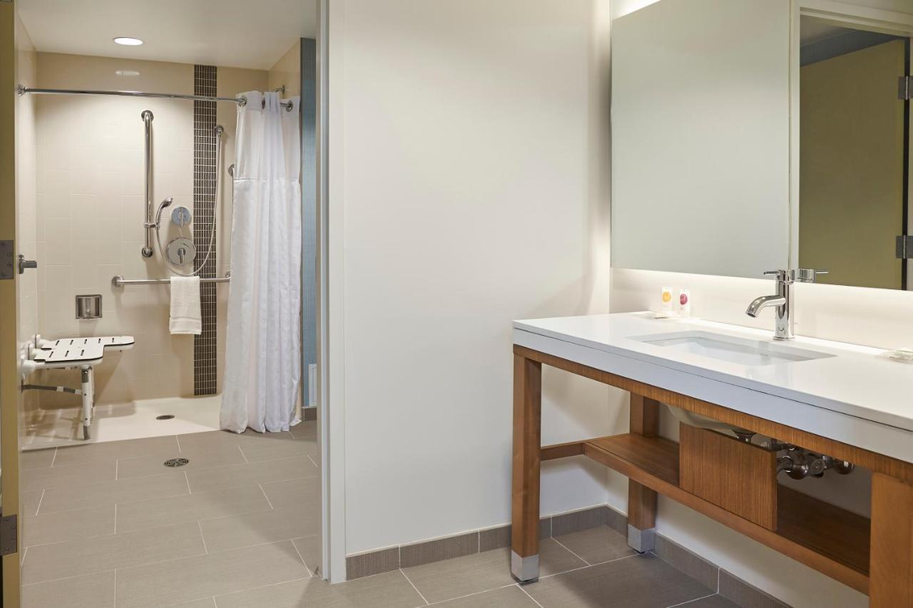 Hyatt Place Toronto/Mississauga Centre Экстерьер фото